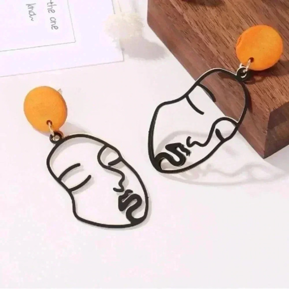 Aesthetic Boho Abstract Face Design Earrings - Picture 2 of 7